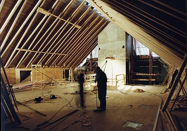 90'lı yıllarda Casa Botines bodrumunun yenilenmesi.