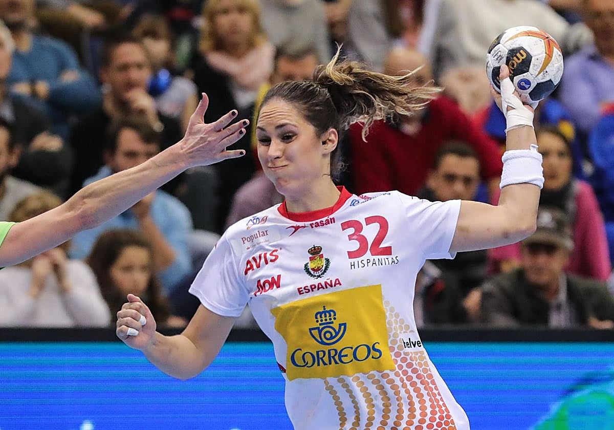 Mireya González en un partido con la selección española.