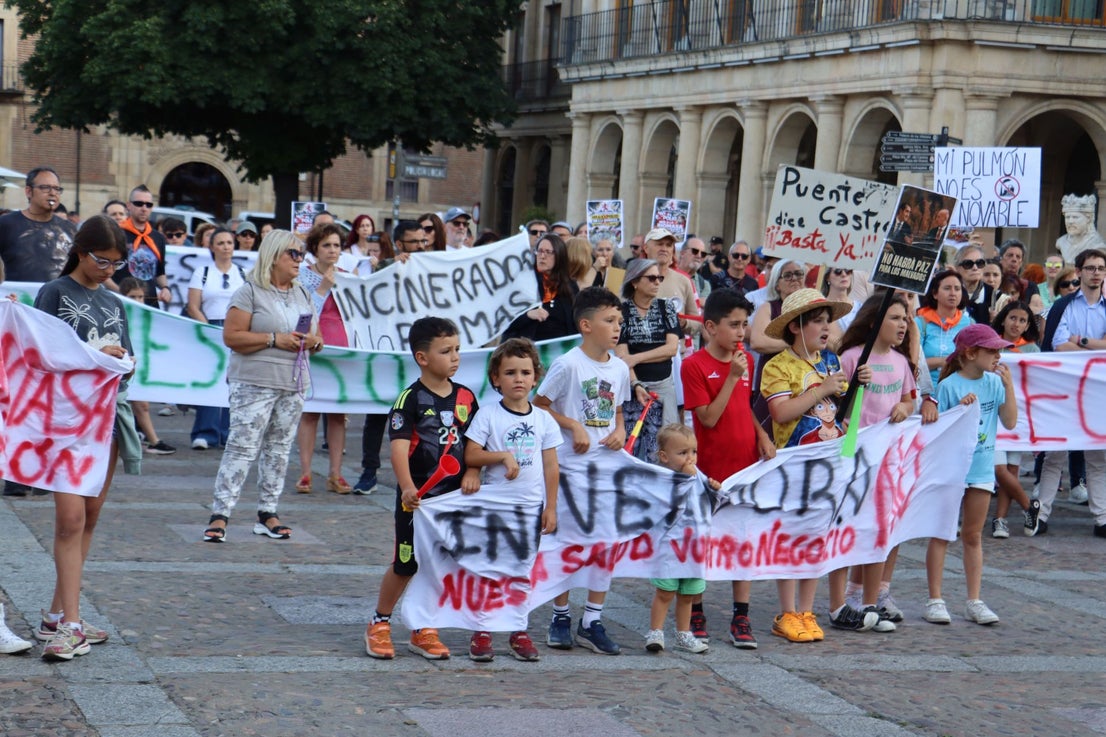 Las imágenes de la manifestación por la planta de biomasa en León