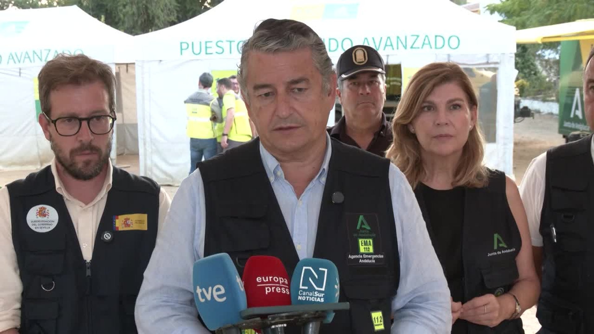 Sanz permite el regreso de 154 desalojados del incendio de Niebla