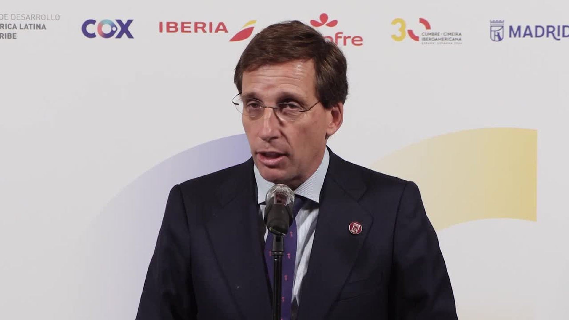 Almeida rechaza que Sol "sea lo mismo que Francia" pero remarca que ha habido violencia