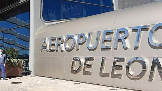 Frenazo en el Aeropuerto de León: menos vuelos y pasajeros este año pese al repunte de junio