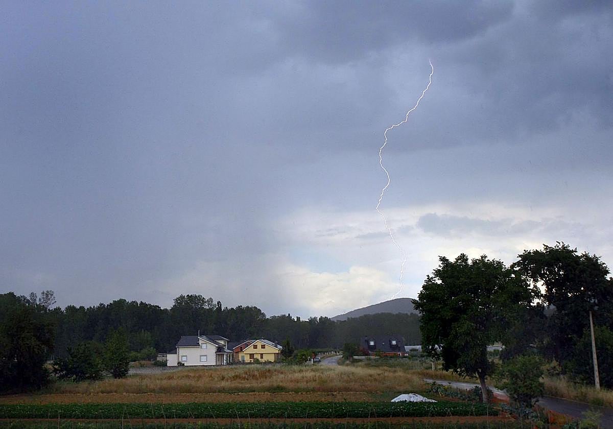 Imagen de archivo de una tormenta en El Bierzo.