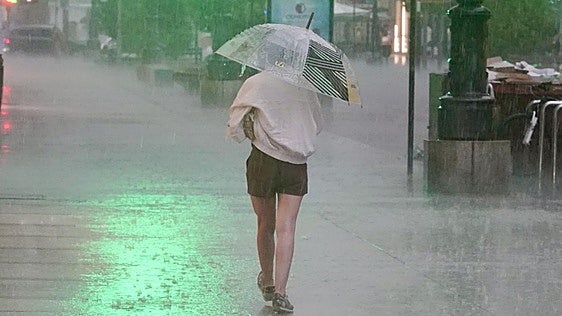 El sábado festivo llega a León con un aviso naranja por tormentas en prácticamente toda la provincia