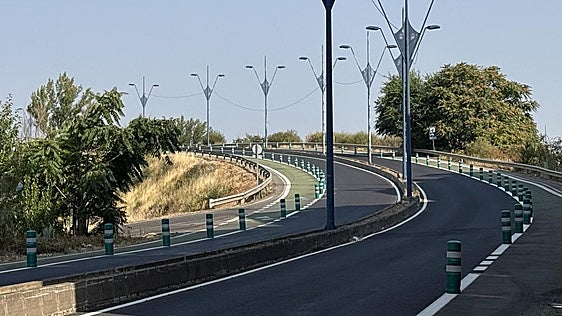 Menos carriles de circulación y más espacio para peatones en el puente de Azorín