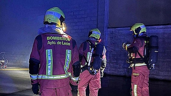 Una mujer hospitalizada en el incendio de una vivienda en Rodiezmo