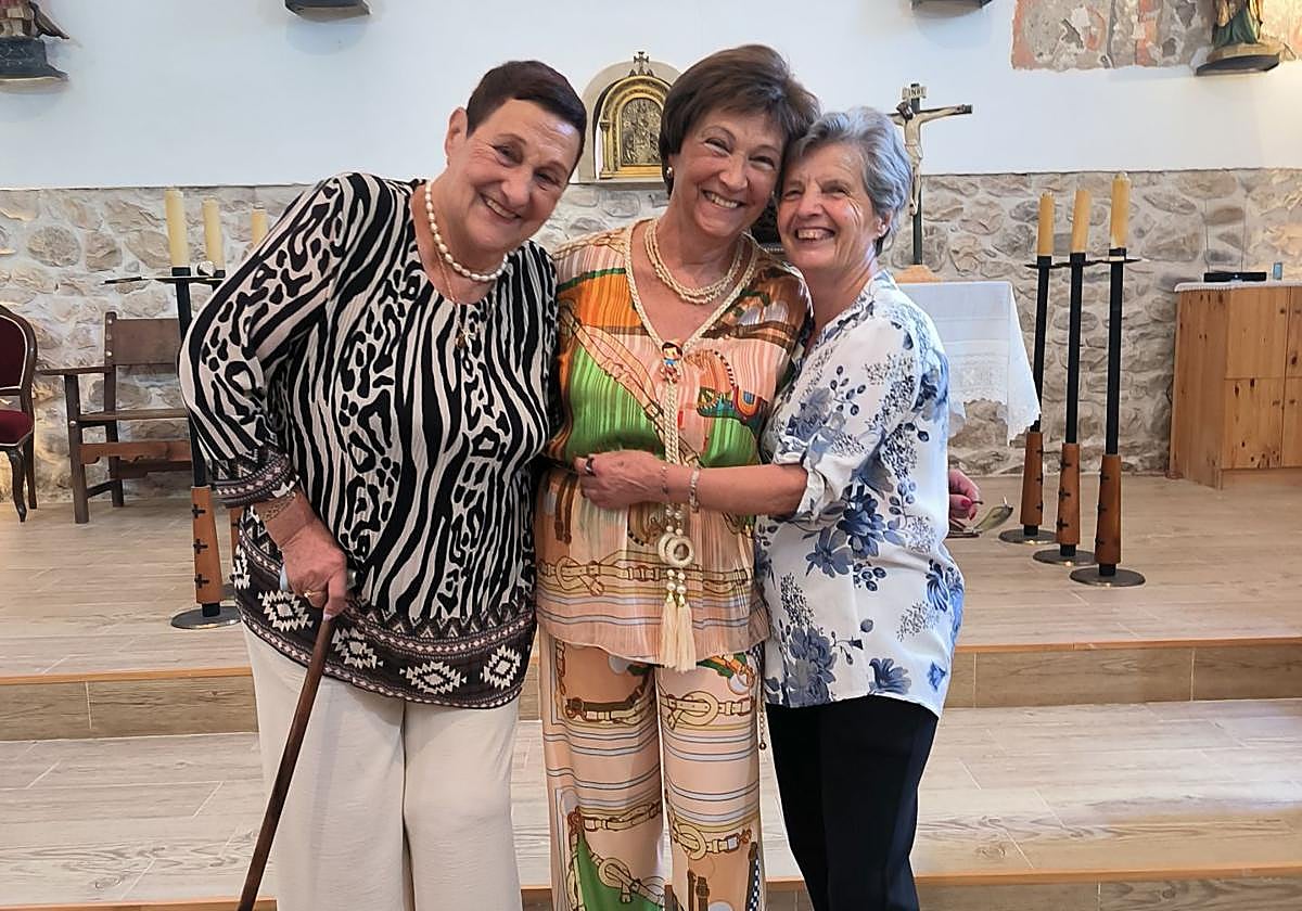 Las tres vecinas homenajeadas.