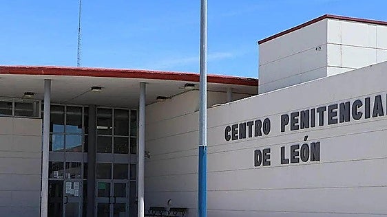 La amenaza de «quiebra» del sistema penitenciario de León llega al ministro Marlaska
