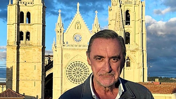 Carlos Herrera elige León para despedir sus vacaciones antes de poner rumbo a Ceuta