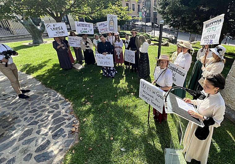 Imagen principal - León vuelve a reclamar el voto femenino con la recreación de una manifestación sufragista