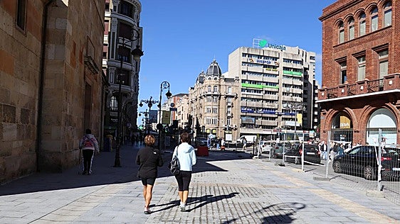 La calle Ancha reabre el tramo de Botines, pero solo a peatones