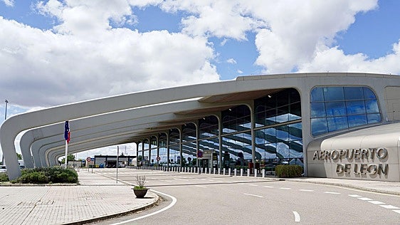 El PP lamenta que el Gobierno no incluya la terminal de mercancías o el nuevo ILS en el plan de inversiones de Aena para León