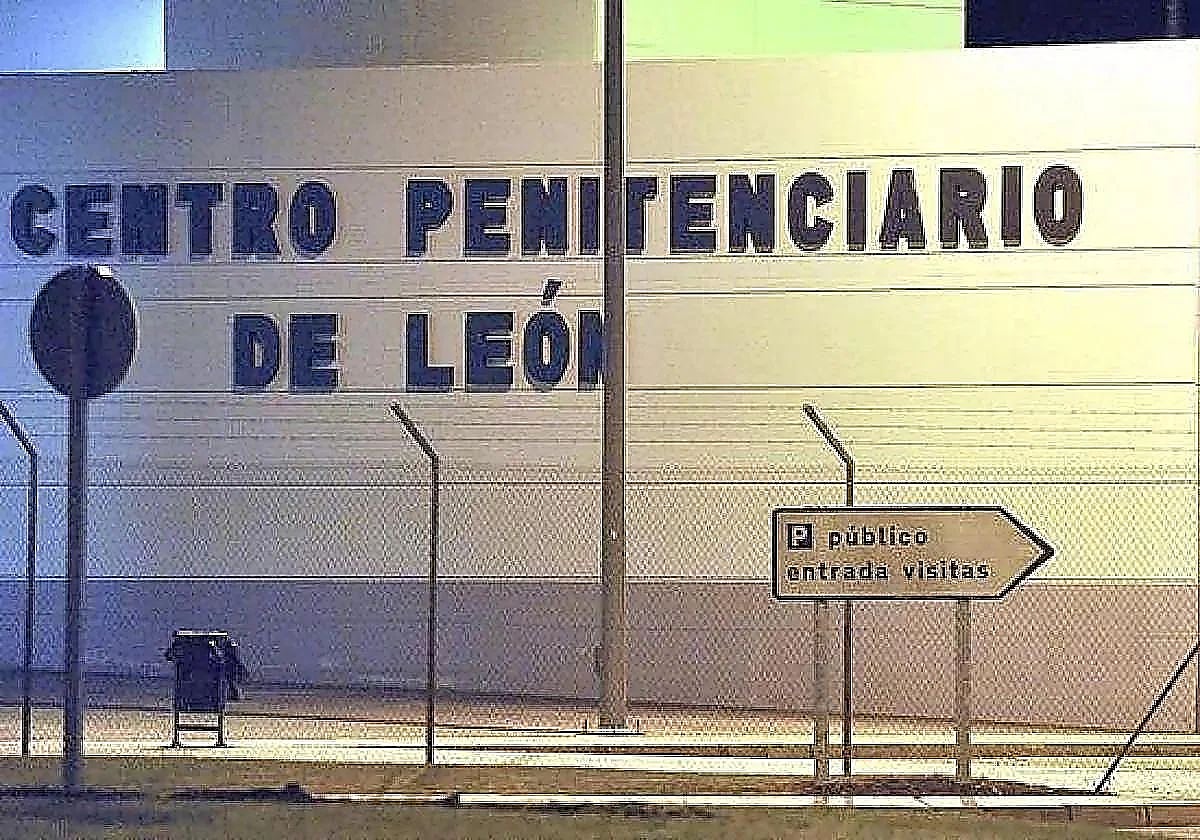 Imagen de la entrada a la prisión de Mansilla.