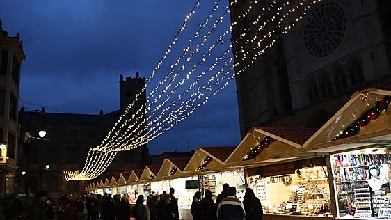 La seguridad del mercado navideño con 37 casetas y zona infantil correrá a cargo de los vendedores