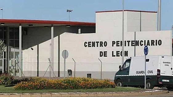 La «falta de autoridad» y una cárcel amotinada: Mansilla registra ya 20 funcionarios heridos