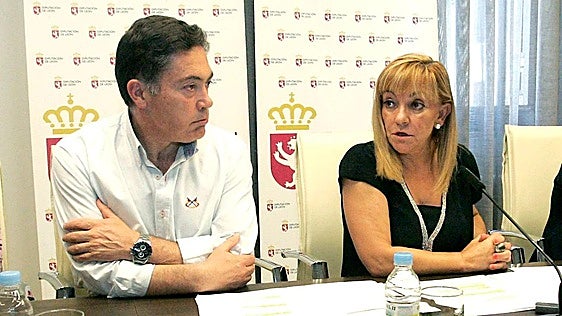 Marcos Martínez e Isabel Carrasco en una rueda de prensa a principios de la pasada década.