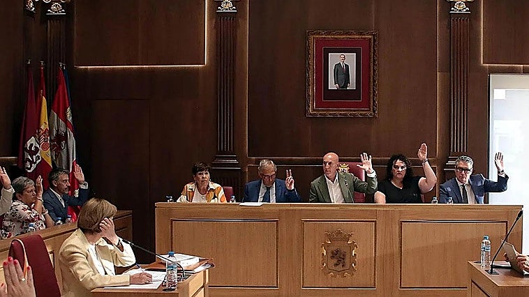 El Ayuntamiento de León encarga un informe para saber si se persona en la Audiencia Nacional por el pleito de Feve
