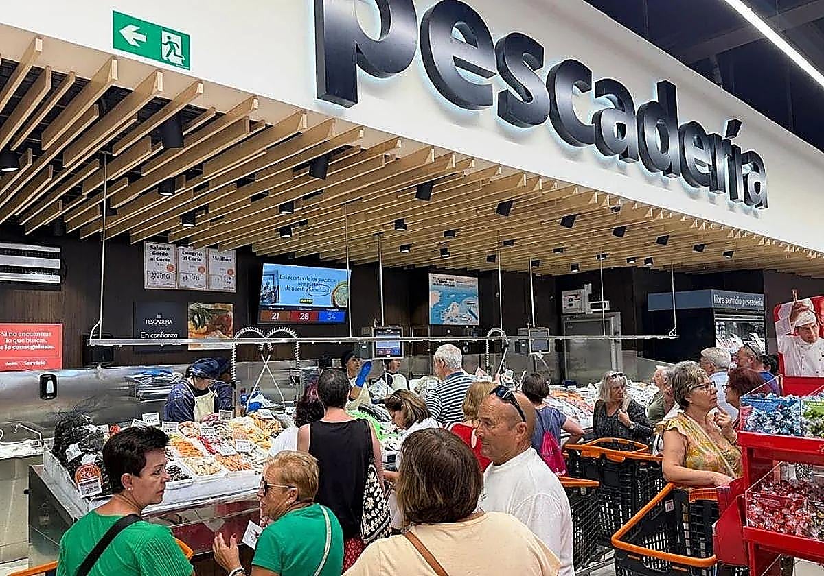Interior de un supermercado.
