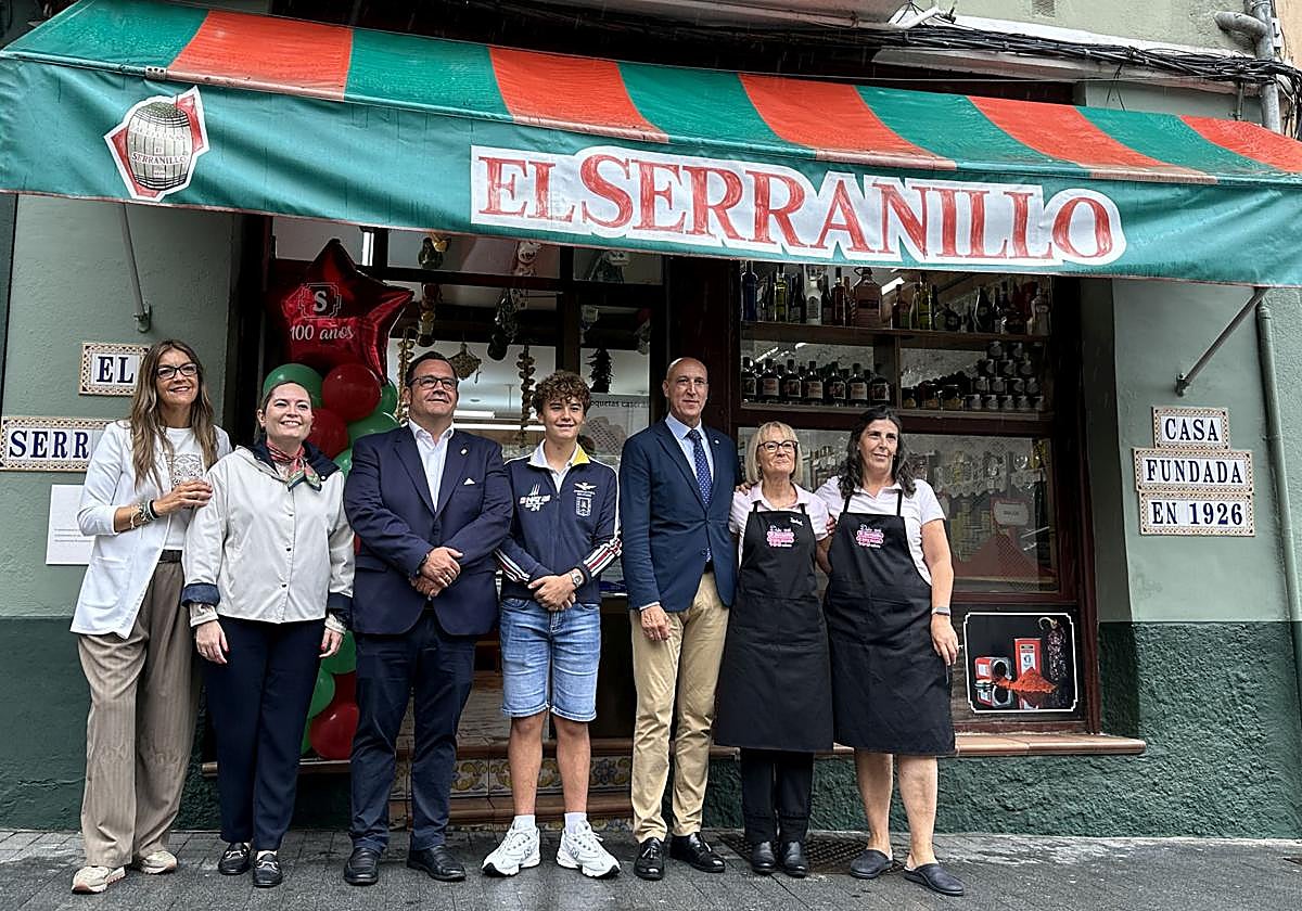 El Ayuntamiento de León homenajea a El Serranillo por su 100 aniversario