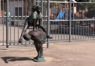 El síndrome del pueblo: cuando volver a las raíces agota más que la rutina