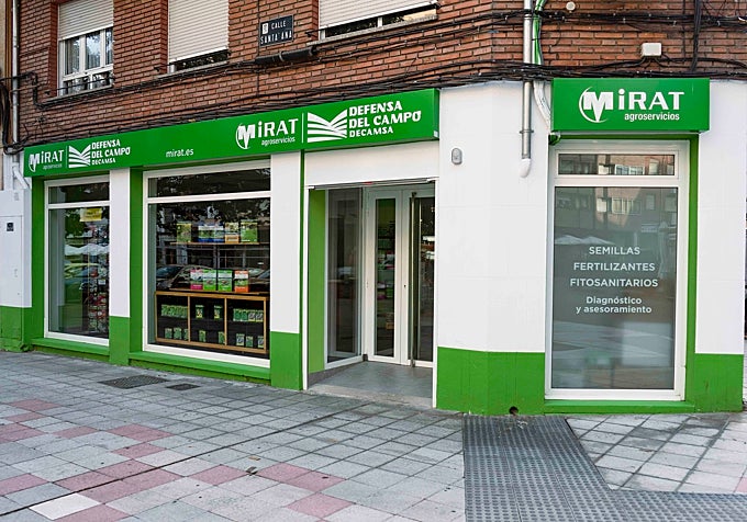 Fachada de Mirat Agroservicios, Defensa del Campo.