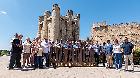 Valencia de Don Juan abre las puertas de su 24ª Feria de la DO León frente al Castillo de Coyanza