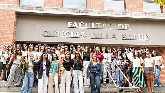 El estreno de Medicina: 88 alumnos de máxima con 1.800 en lista de espera