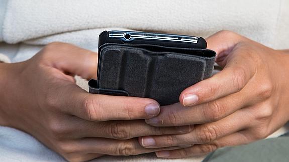 La mitad de los españoles vive pendiente del 'WhatsApp'