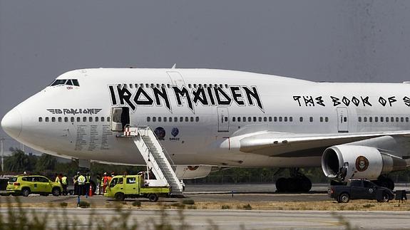 El 'Ed Force One' de Iron Maiden, en el aeropuerto de Santiago de Chile.