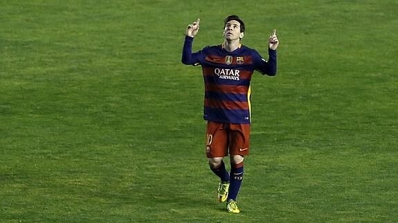 Leo Messi celebra un gol con el Barça. 