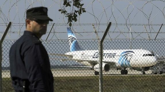Imagen del Airbus A320 de Egyptair secuestrado. 
