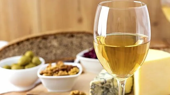 El vino blanco es el preferido para el aperitivo