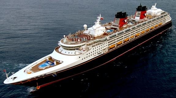 El crucero Disney Wonder.