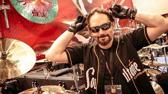 Nick Menza en una foto subida a su perfil de Facebook en febrero.