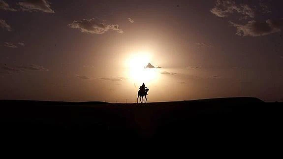 Puesta de sol en el desierto de Thar, en Rajastán.