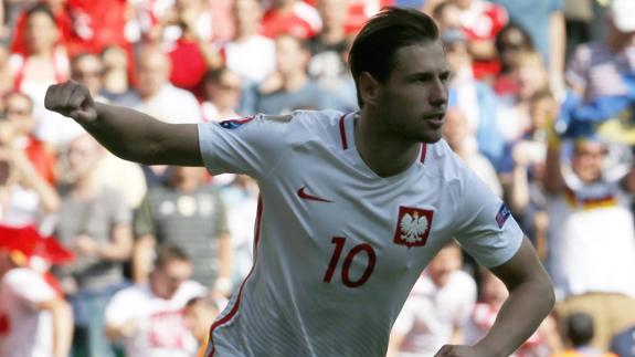 Krychowiak celebra el penalti definitivo ante Suiza. 