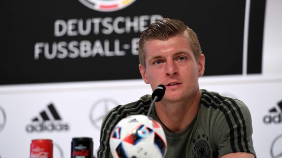 Toni Kroos, durante la rueda de prensa. 