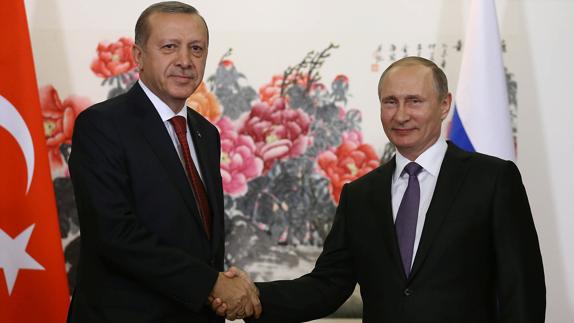 El presidente turco Recep Tayyip Erdogan y su homólogo ruso Vladimir Putin.