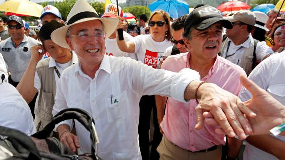 El expresidente colombiano Álvaro Uribe en campaña por el 'no'.