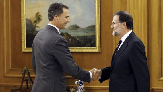 El rey Felipe VI y Mariano Rajoy. 