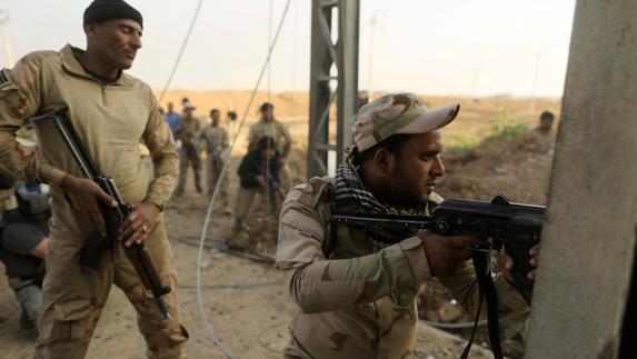 Tropas iraquíes luchan contra los yihadistas. 