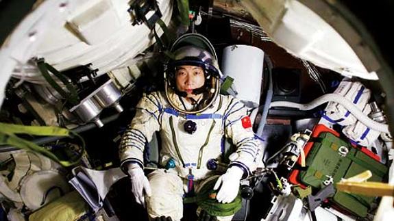 Un astronauta chino dice haber escuchado golpes en el espacio