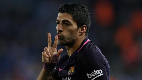 Luis Suárez celebra uno de los goles. 