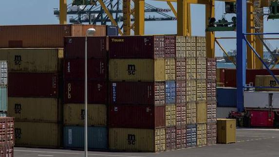 Contenedores en el puerto de Valencia. 