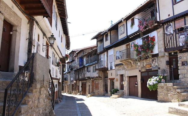 Una calle de Mogarraz.