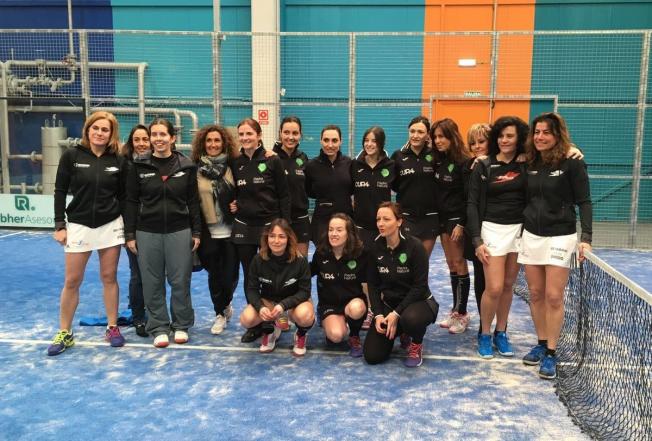 El equipo femenino logró empatar ante el Padel Ponferrada.