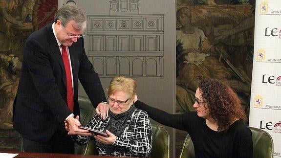 León rinde homenaje a Brígida Pastrana, Defensora del Discapacitado