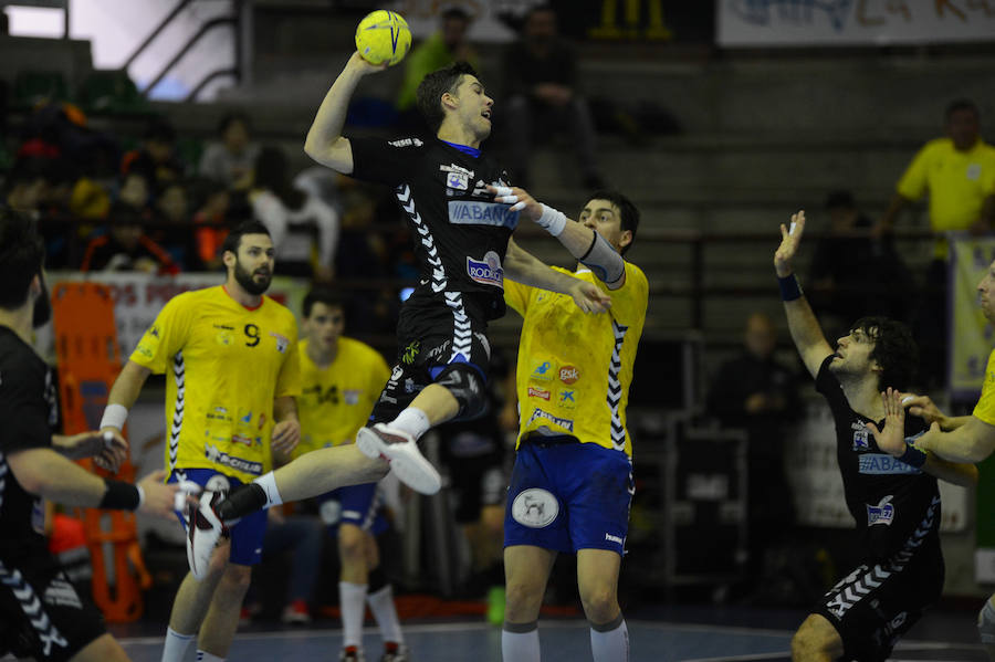 Mikel, con cuatro goles, fue uno de los destacados en el cuadro leonés