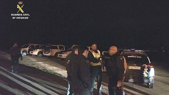 Efectivos de la Guardia Civil, durante la operación de rastreo.