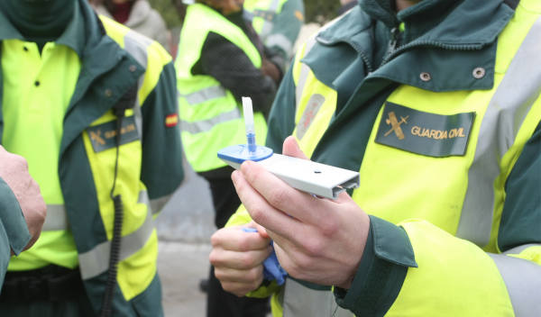 Tráfico instalará esta semana más de 1.500 puntos de control para vigilar el uso de alcohol y drogas por parte de conductores